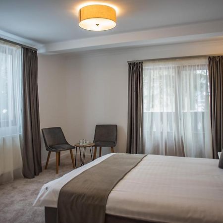Boga Rooms ซินายา ภายนอก รูปภาพ
