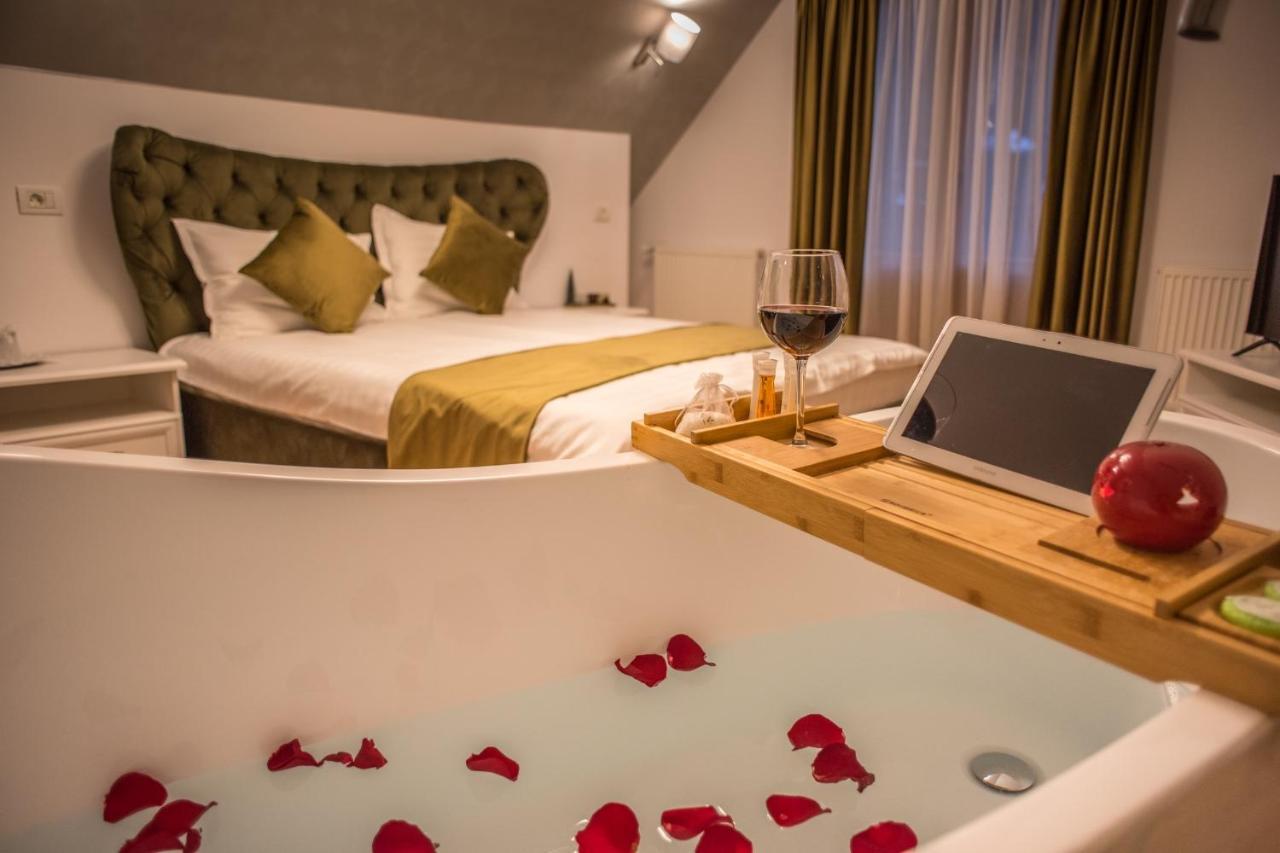 Boga Rooms ซินายา ภายนอก รูปภาพ