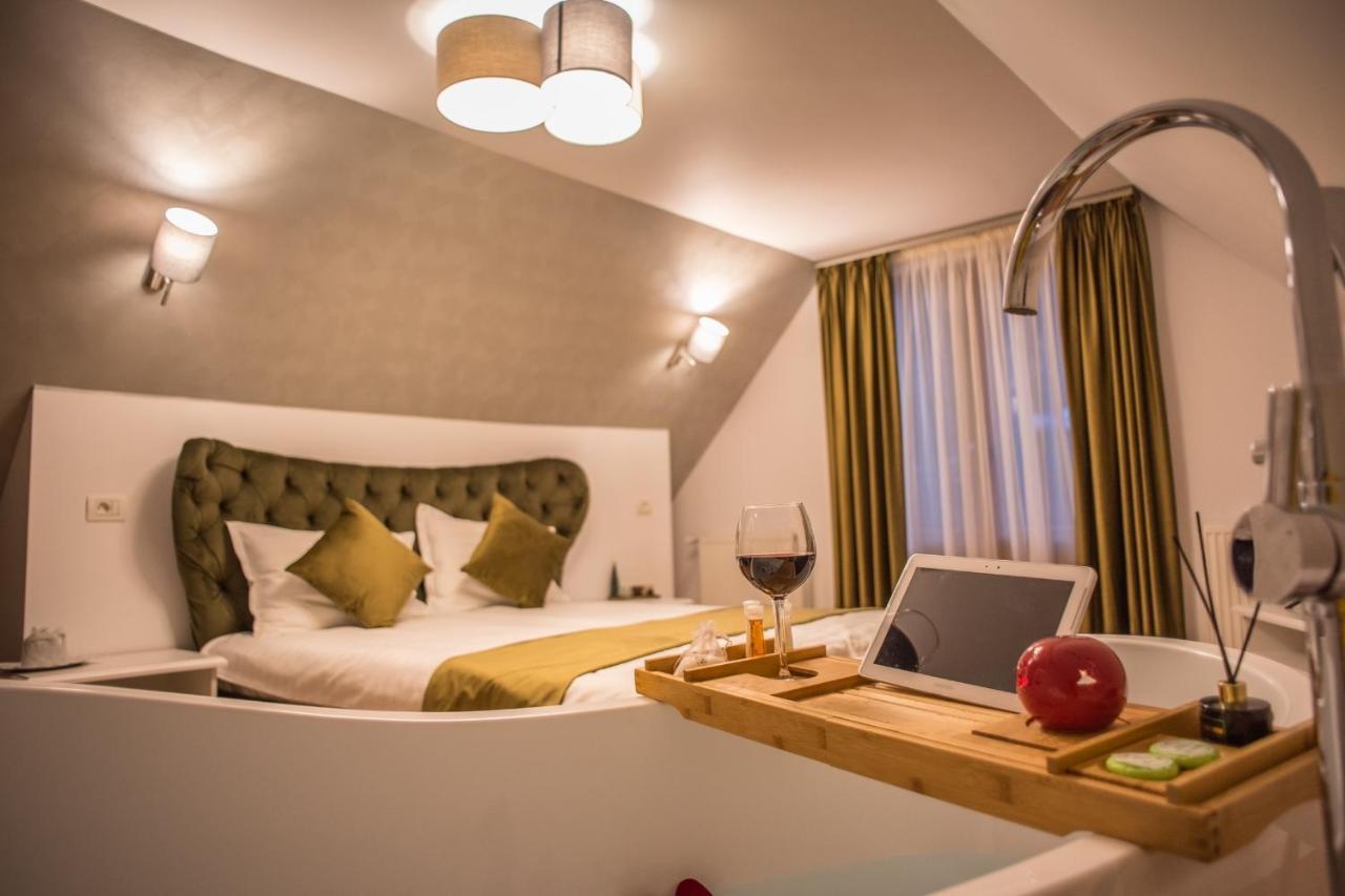 Boga Rooms ซินายา ภายนอก รูปภาพ